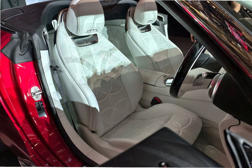 Mercedes-Maybach SL 680 Monogram Series seats view