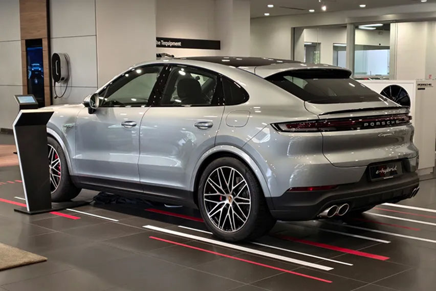 Porsche Cayenne Electric rear