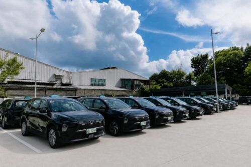 VinFast Limo Green powers Green GSM's Premium Taxi service in PH