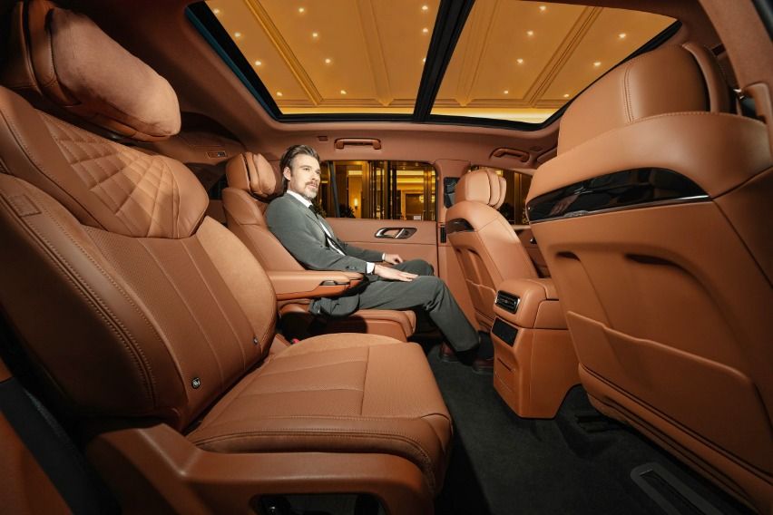 Interior Hongqi E-HS9