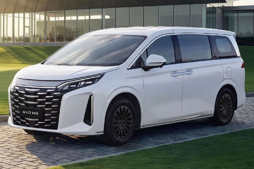 BYD M9 Siap Masuk Pasar Kemudi Kanan, Adik Denza D9 Berteknologi DM-i 
