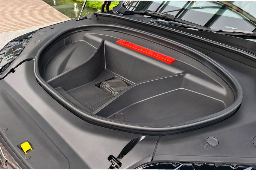 2026 Volvo EX90 charging Malaysia