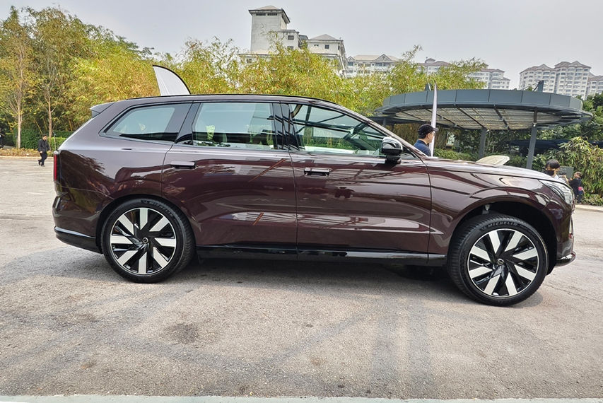 2026 Volvo EX90 new colour Malaysia view