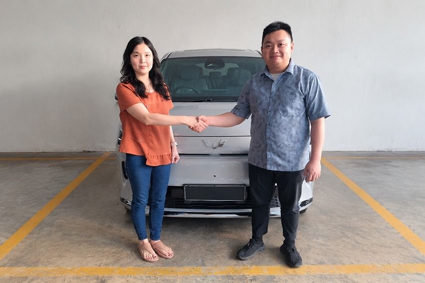 Kasus Pelanggaran SOP Transaksi Diler di Surabaya Rampung: Wuling Motors Serahkan Unit Baru Wuling Darion kepada Konsumen