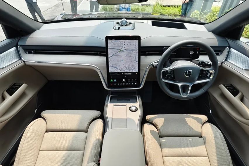 Volvo EX90 interior