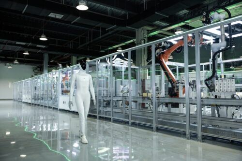 Xpeng Mulai Bikin Robot Humanoid Iron, Target Produksi Massal Akhir 2026