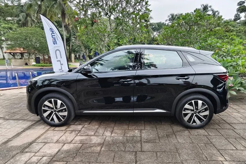 BYD Atto 3 side