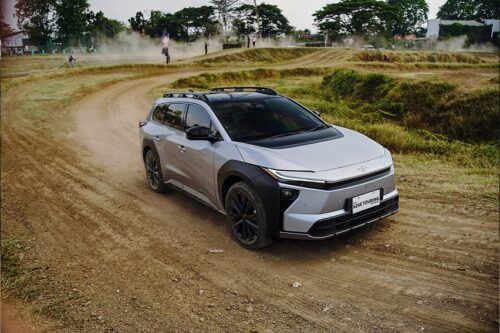 Bedah Spesifikasi Toyota bZ4X Touring: Bukan Sekadar Mobil Listrik Perkotaan Biasa! 
