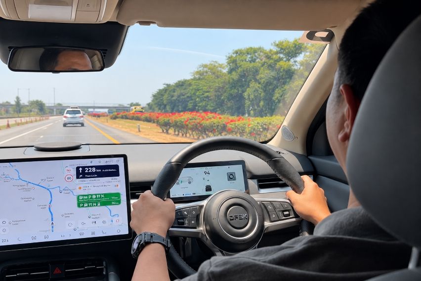 DFSK E5 Plus Jakarta Bali posisi mengemudi