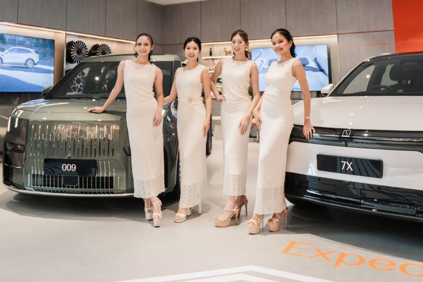 Zeekr Kuching pop-up store 