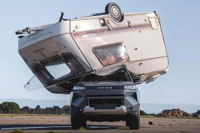 Toyota Hilux EV caravan drop