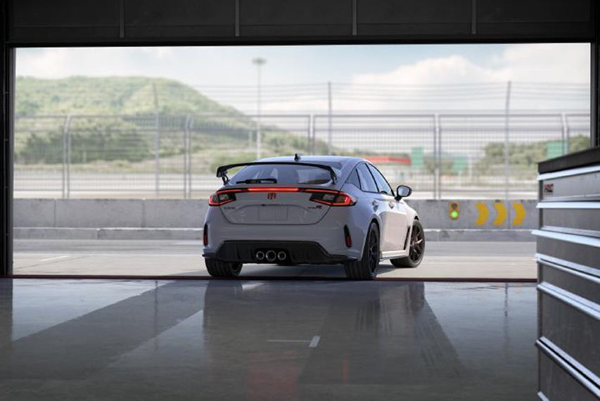2027 Honda Civic Type R rear view