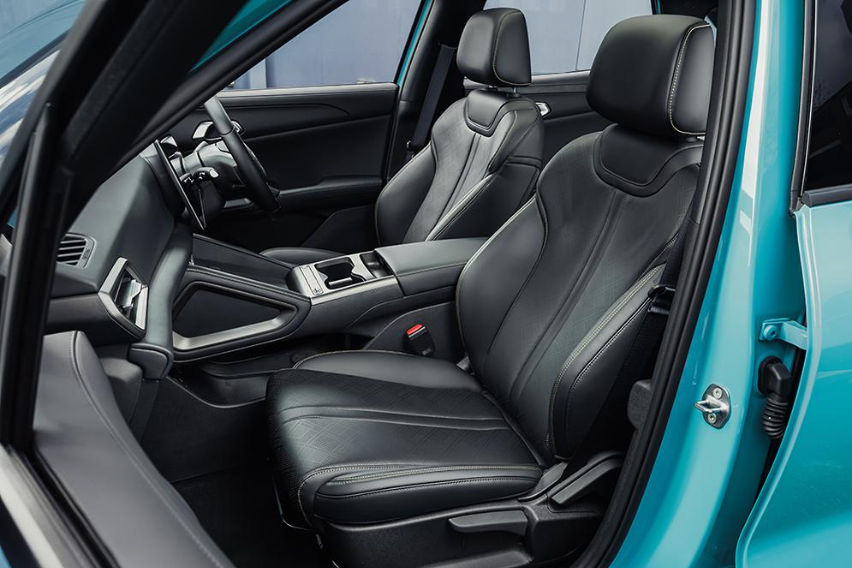 BYD Atto 2 DM-i cabin
