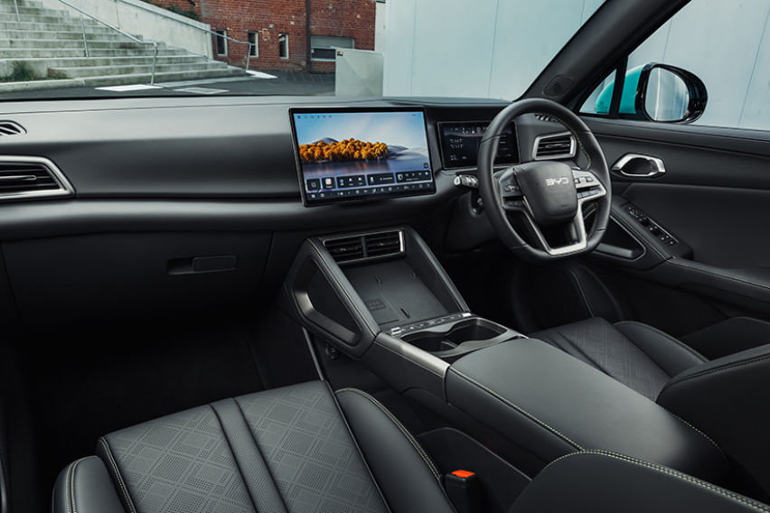 BYD Atto 2 DM-i interior