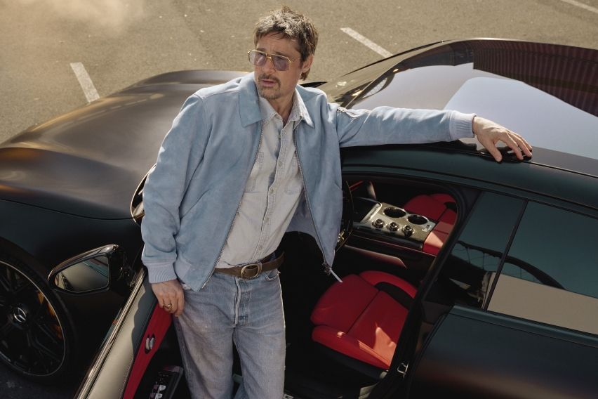 Brad Pitt Jadi Bintang Mercedes-AMG GT 4-Door Coup&eacute;
