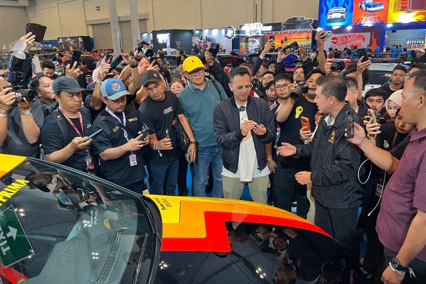 Penta Prima memperkenalkan warna hitam terbaru Obsidian Black, yang diaplikasikan pada Audi modifikasi garapan Platinum Motorsport.
