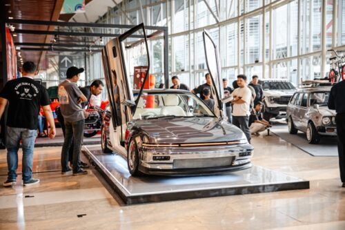 Honda Civic Super Nouva Scissor Doors Berlabur Cat Kromium Tampil di IMX 2026