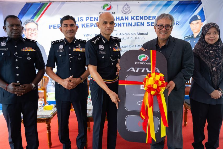 Perodua hands over 7 Ativa and 2 Aruz to police headquarters in Selangor