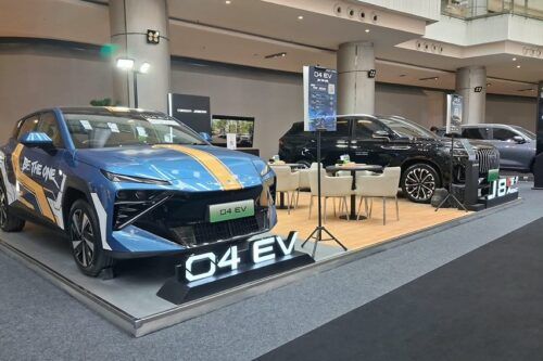 OMODA & JAECOO Pamerkan Tiga SUV di PIK Avenue