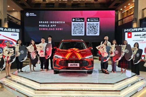 MG Motor Indonesia Resmi Serahkan 100 Unit Perdana MG ZS Hybrid+ ke Konsumen