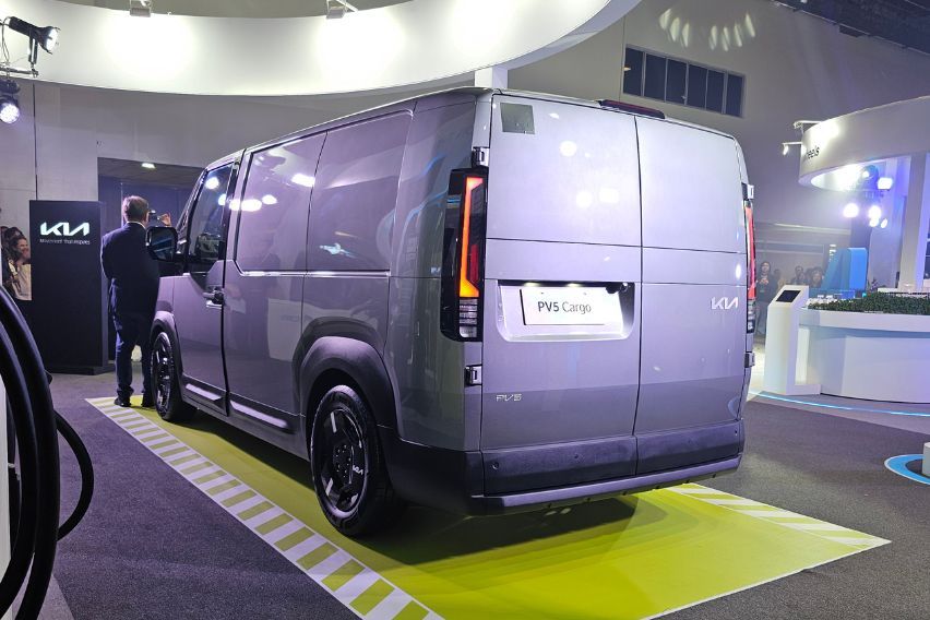 kia PV5 4