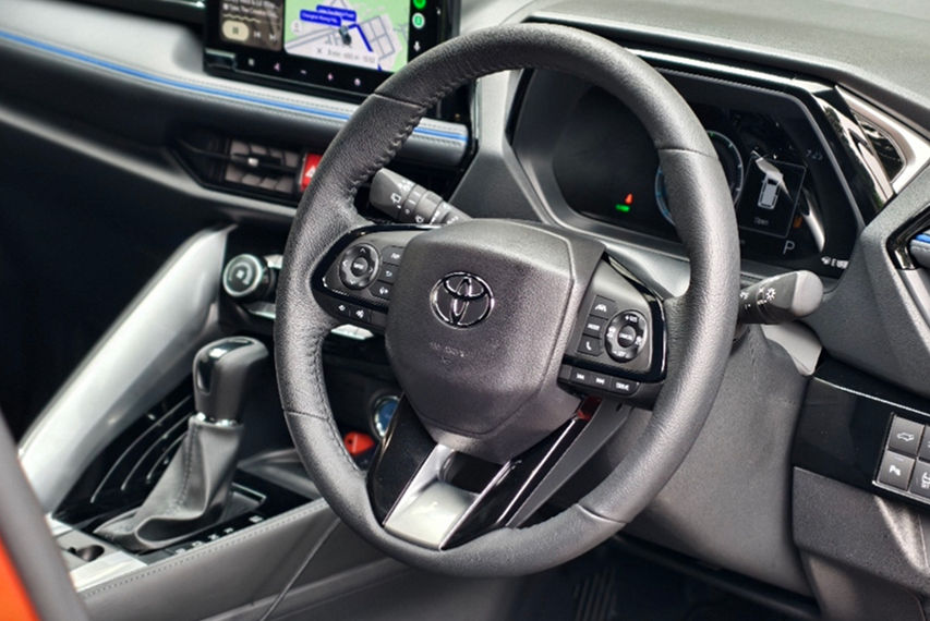 Toyota Yaris Cross HEV steering wheel view