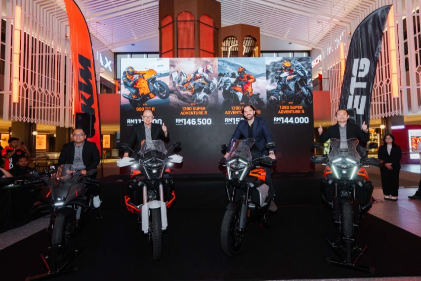 2026 KTM 990 RC R and 1390 Super Adventure series launched in Malaysia