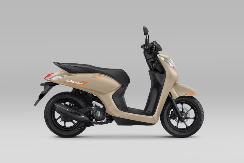 Vibrant Black Honda Genio